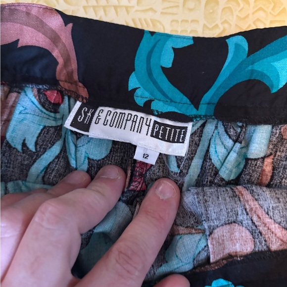 Vintage Floral Patterned Skirt - Black, Red, Brown, Teal - Picture 7 of 10